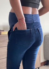 Cargar imagen en el visor de la galería, Blue Jean con desgaste
